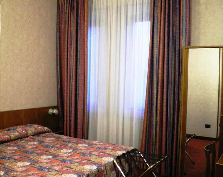 Hotel Pico Mirandola Εξωτερικό φωτογραφία